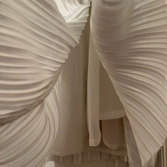 Sparkly, pleated white/silver mini dress - Picture 5 of 6